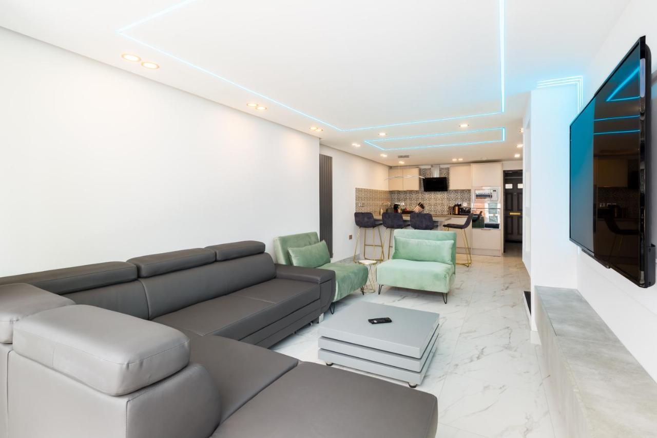 Deluxe Apartment *